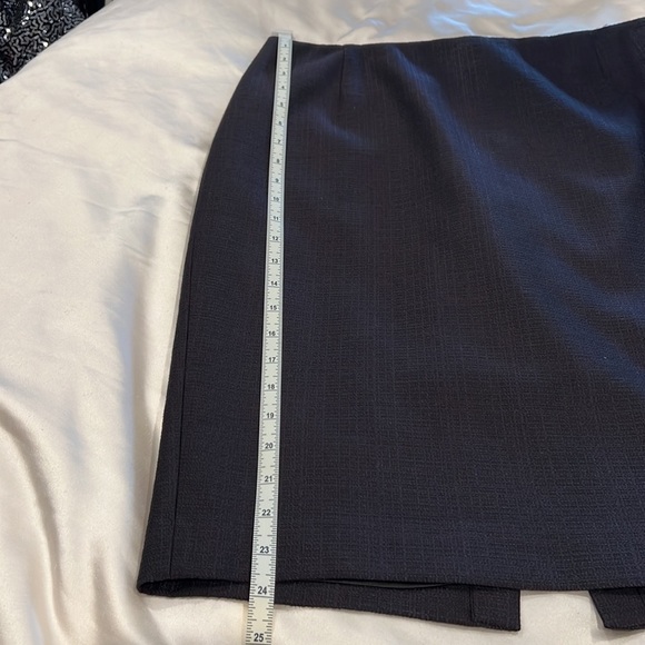 Tahari Pencil Skirt - Picture 3 of 9